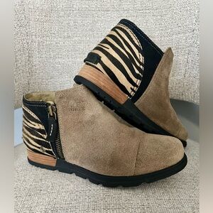 Sorel Major Low Premium Suede Chelsea Ankle Boot, Tan/Zebra, W Sz 8 US